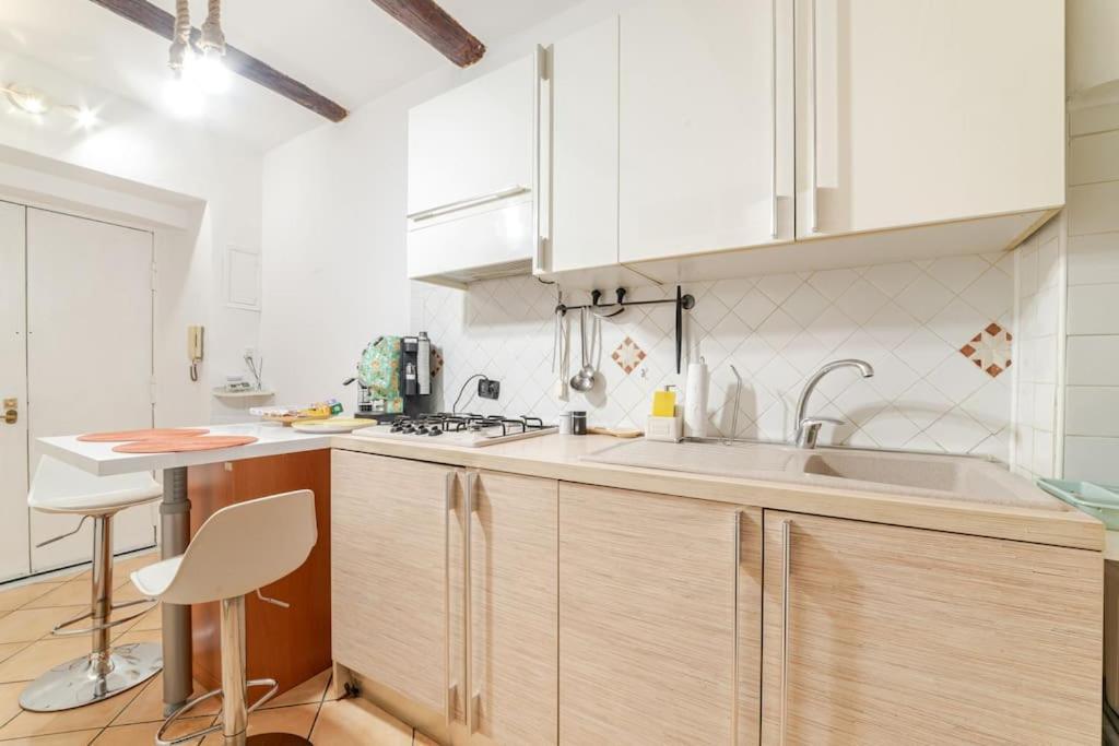 Nfa Nikyfigurellapartament Apartment Naples
